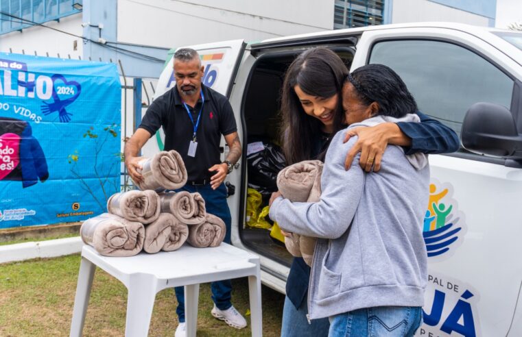 CAMPANHA DO AGASALHO 2024 – FUNDO SOCIAL INICIA A DISTRIBUIÇÃO DE DOAÇÕES ARRECADADAS NOS BAIRROS DE ARUJÁ