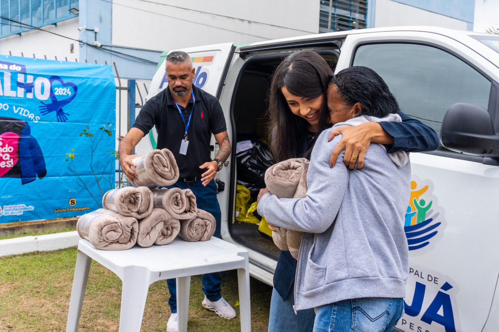 CAMPANHA DO AGASALHO 2024 – FUNDO SOCIAL INICIA A DISTRIBUIÇÃO DE DOAÇÕES ARRECADADAS NOS BAIRROS DE ARUJÁ