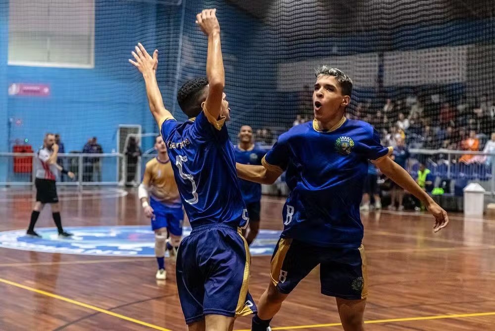GUARAREMA FUTSAL COMPETIRÁ EM JOGOS REGIONAIS EM SÃO SEBASTIÃO