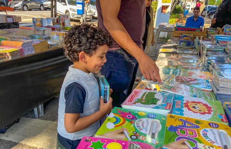 FEIRA DO LIVRO EM ARUJÁ SEGUE ATÉ O DIA 15