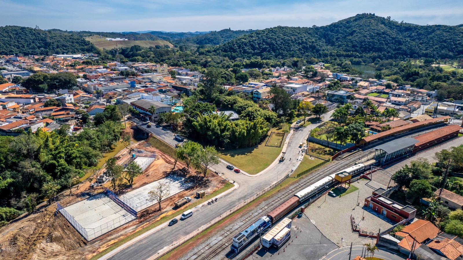 GUARAREMA INAUGUROU NOVAS OBRAS DE MOBILIDADE E LAZER NO ÚLTIMO SÁBADO