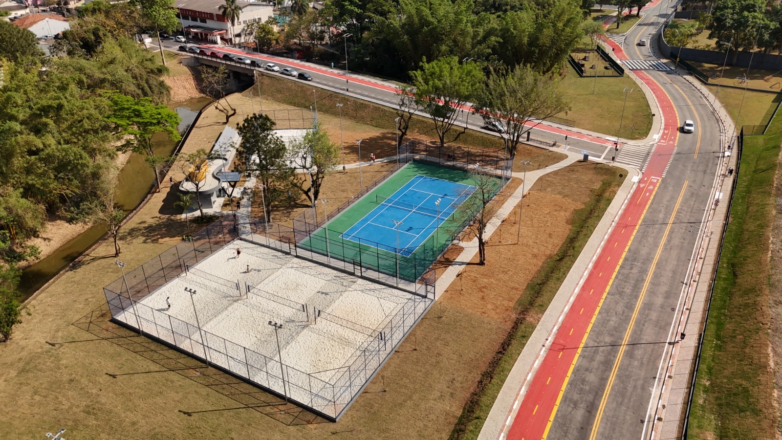 COMPLEXO ESPORTIVO PAULO GEANETTI MACHADO OFERECE LAZER GRATUITO EM GUARAREMA