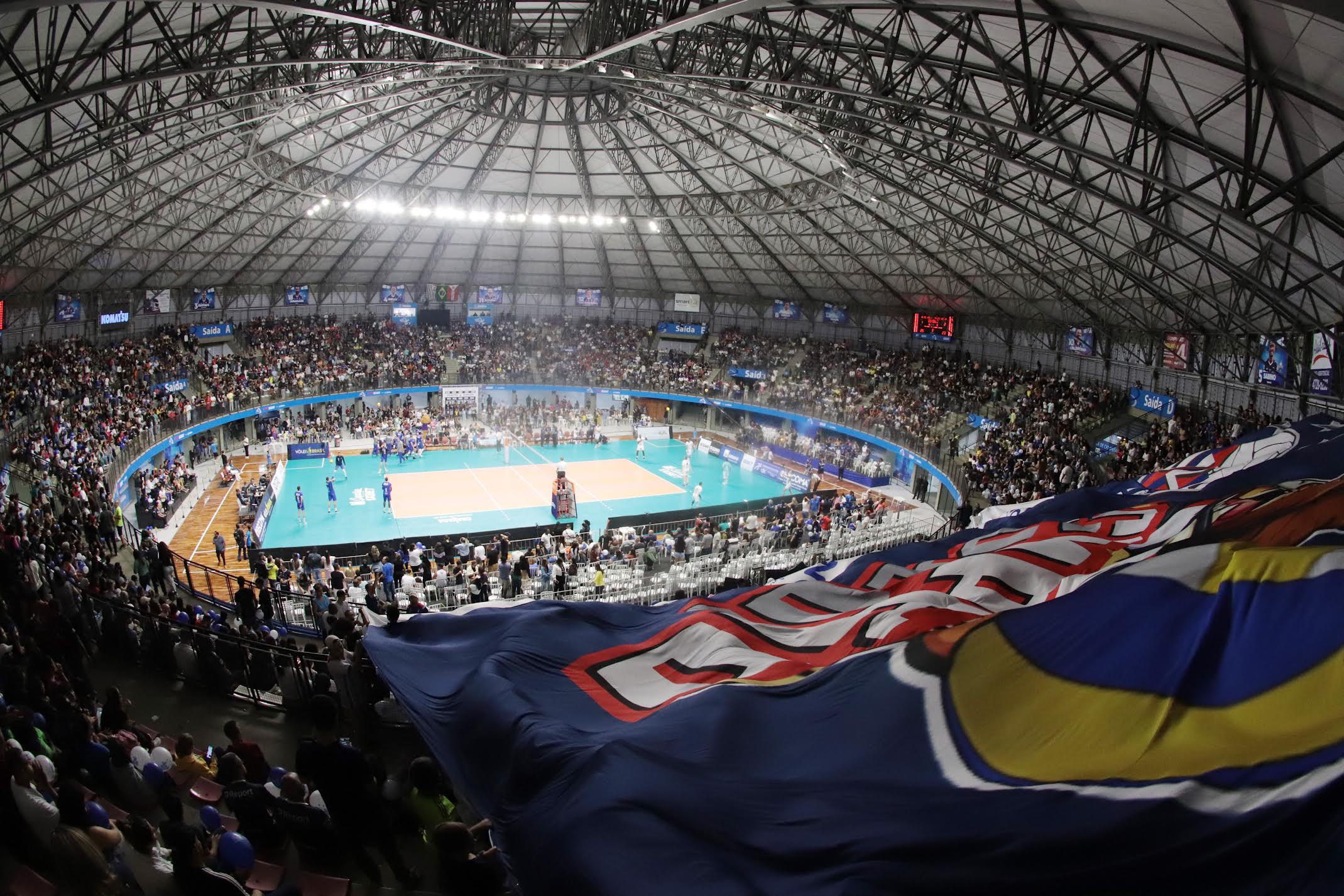FUNDO SOCIAL DE SUZANO PROMOVE TROCA DE BRINQUEDOS POR INGRESSOS PARA JOGO DE VÔLEI