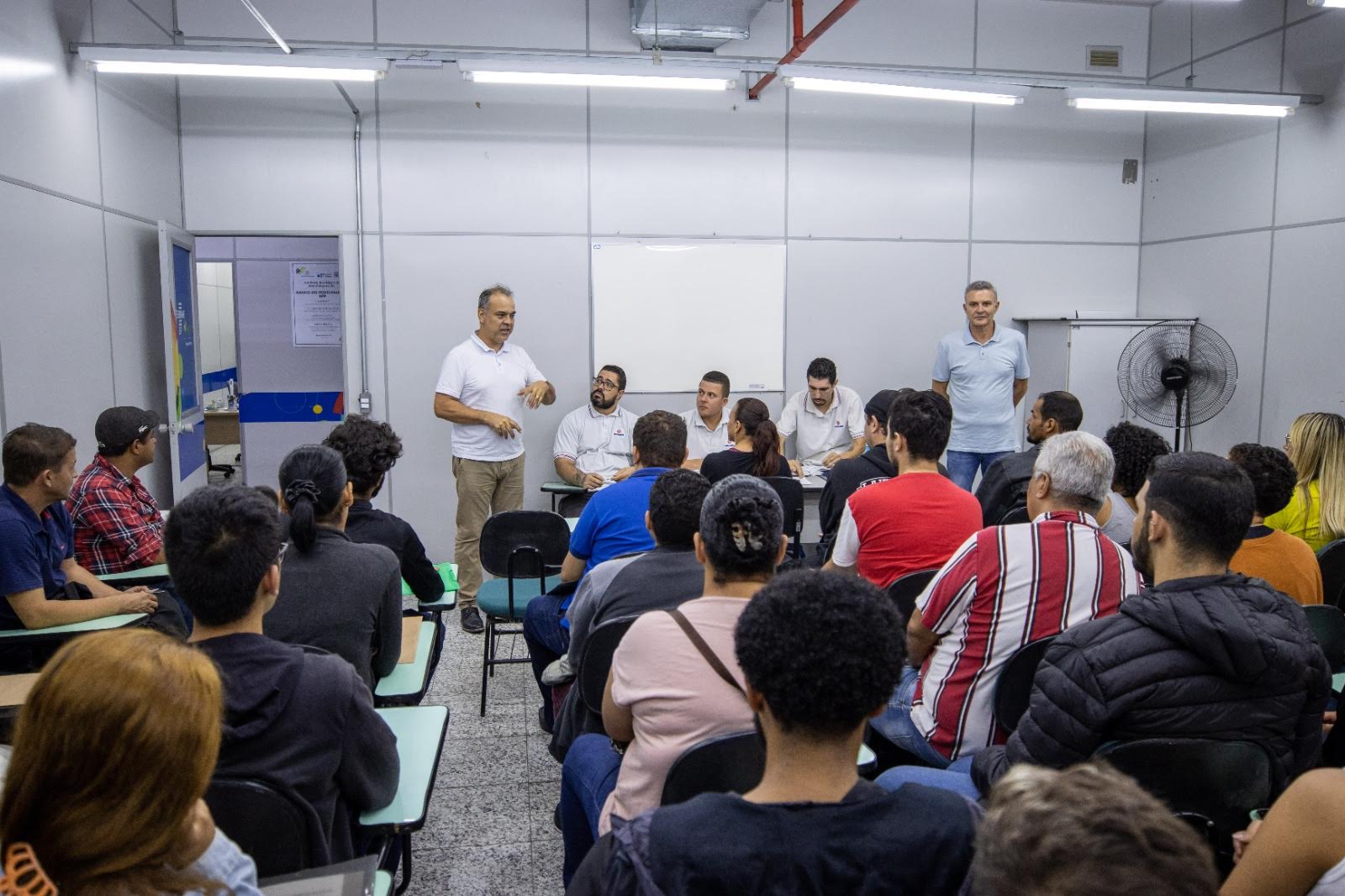 ITAQUÁ MAIS EMPREGO ABRE VAGAS PARA DIVERSOS CARGOS NA 1ª SEMANA DE DEZEMBRO