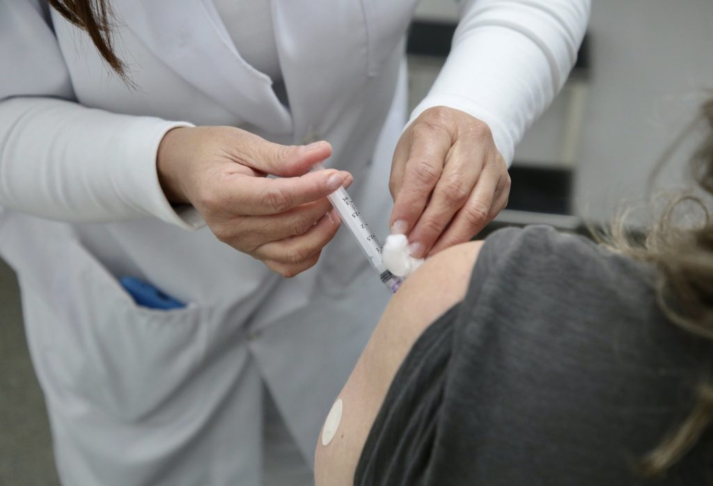 ARUJÁ REALIZA MUTIRÃO DE VACINAÇÃO CONTRA A DENGUE NESTE SÁBADO