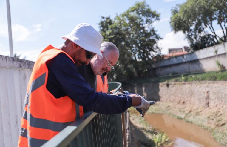 GUARAREMA INTENSIFICA LIMPEZA DE RIOS PARA PREVENIR ENCHENTES