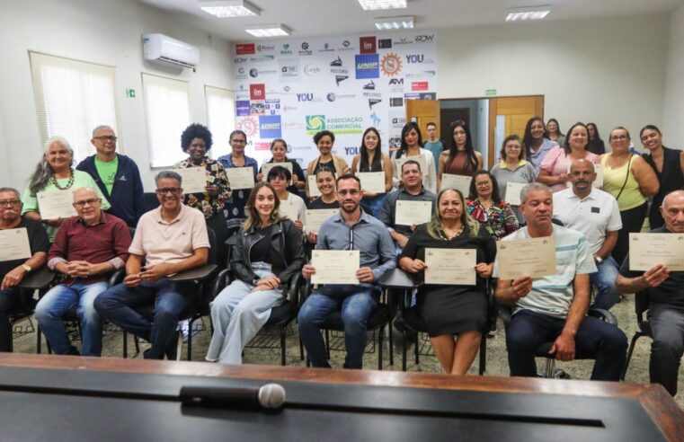 CONSELHO DE ASSISTÊNCIA SOCIAL DE FERRAZ EMPOSSA NOVOS MEMBROS