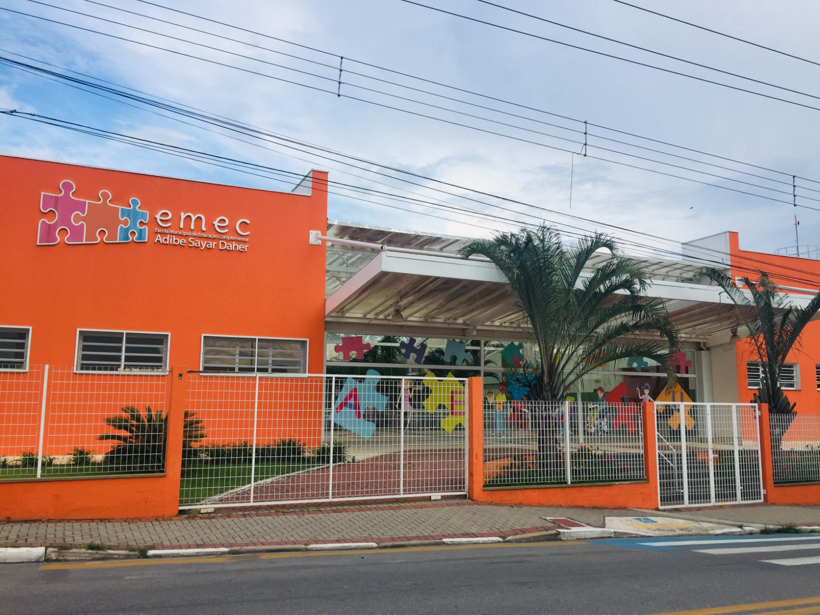 GUARAREMA AVANÇA NA INCLUSÃO E APOIO A PESSOAS COM AUTISMO