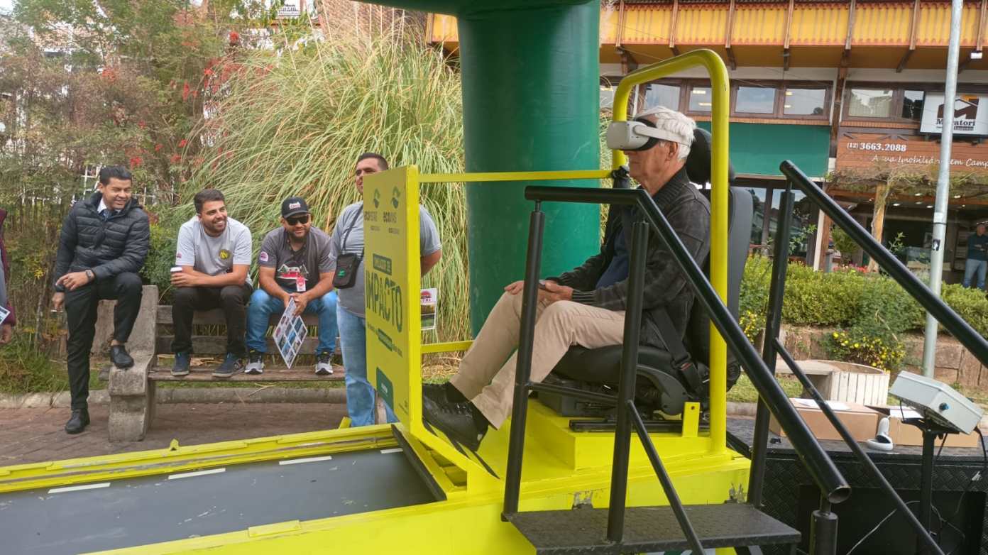 ITAQUÁ RECEBE SIMULADOR DE IMPACTO PARA CONSCIENTIZAÇÃO NO TRÂNSITO