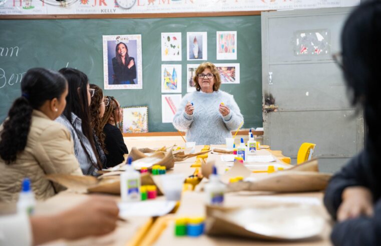 PARADA PEDAGÓGICA MOVIMENTA A EDUCAÇÃO EM FERRAZ