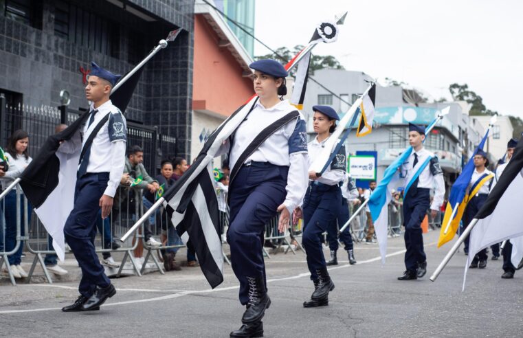 ARUJÁ REALIZA 3º DESFILE ECOLÓGICO PELO 7 DE SETEMBRO