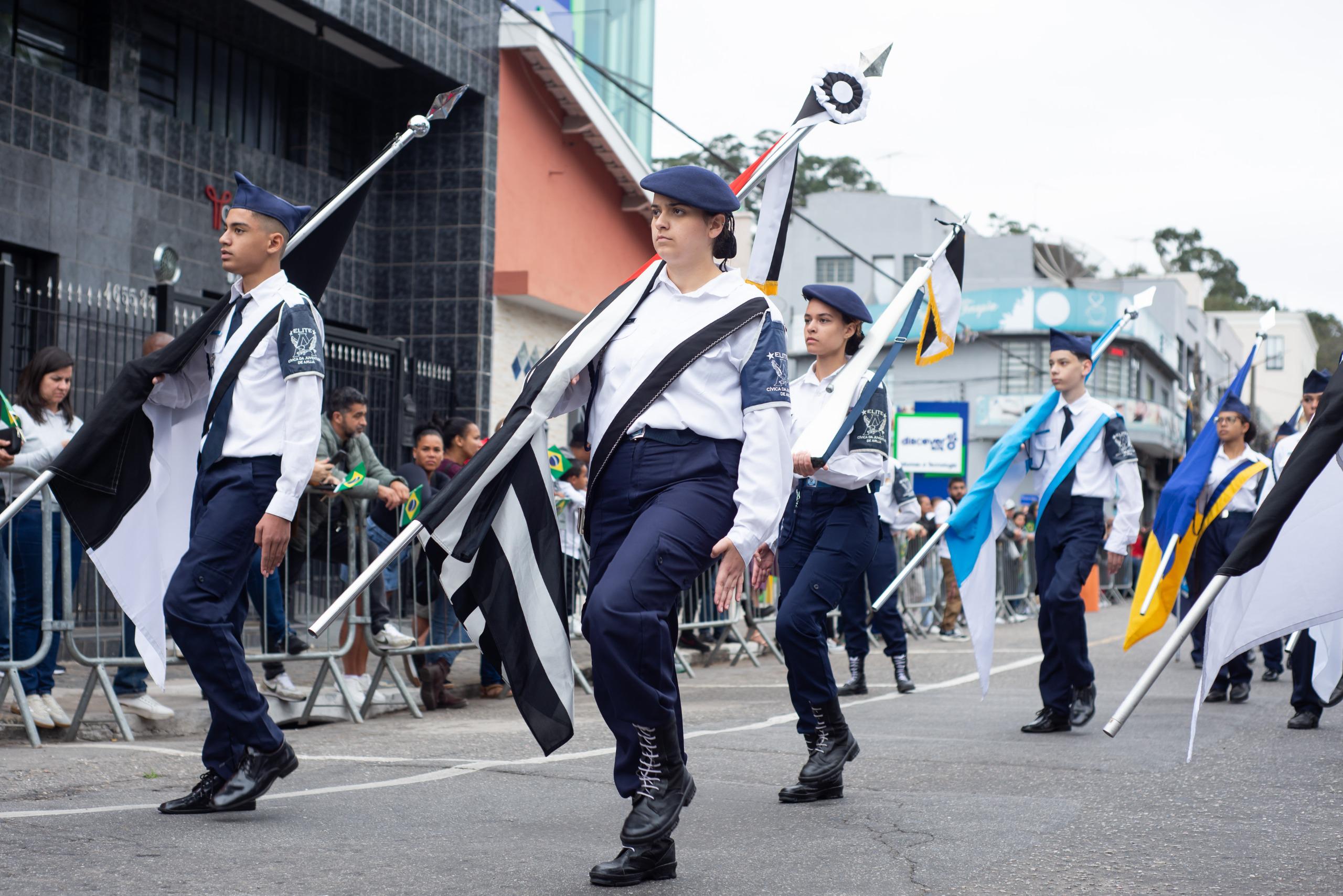 ARUJÁ REALIZA 3º DESFILE ECOLÓGICO PELO 7 DE SETEMBRO