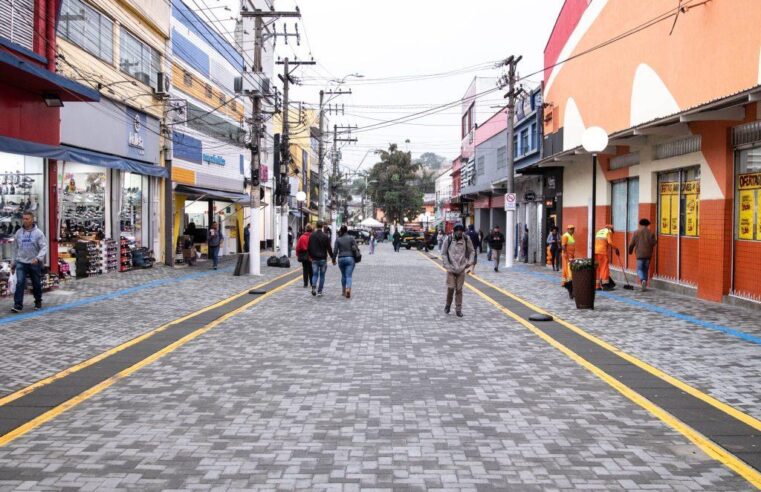 FERRAZ REALIZA AÇÃO ESPECIAL DO OUTUBRO ROSA