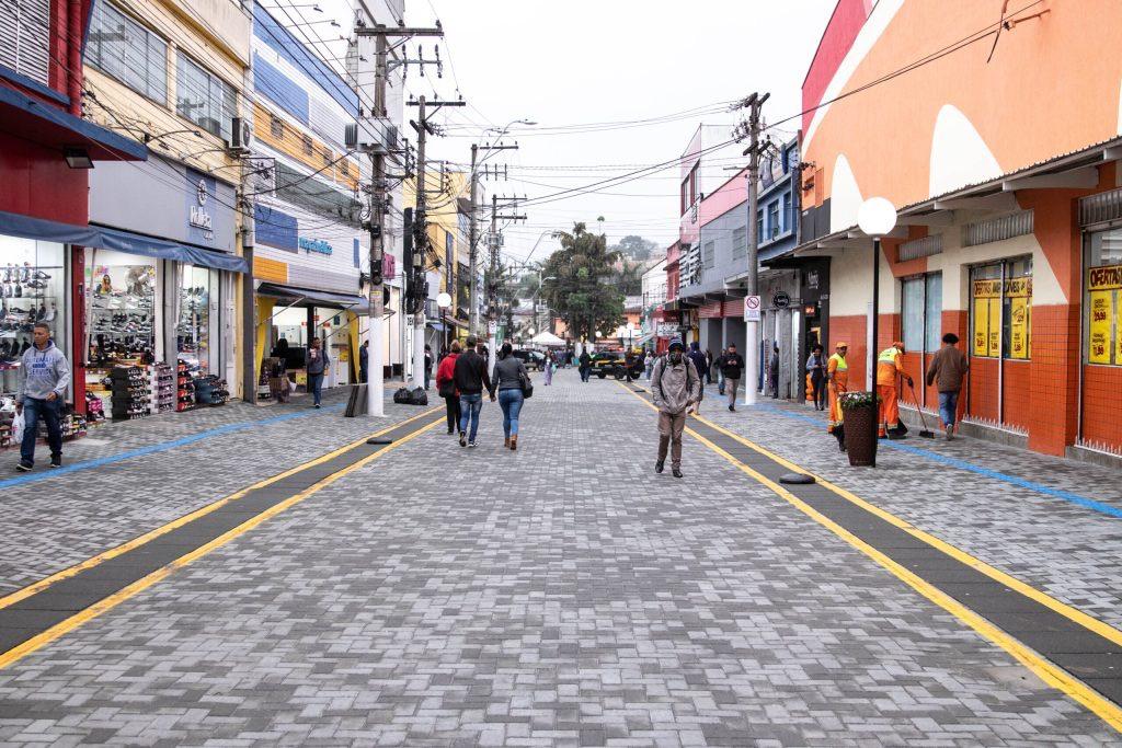 FERRAZ REALIZA AÇÃO ESPECIAL DO OUTUBRO ROSA