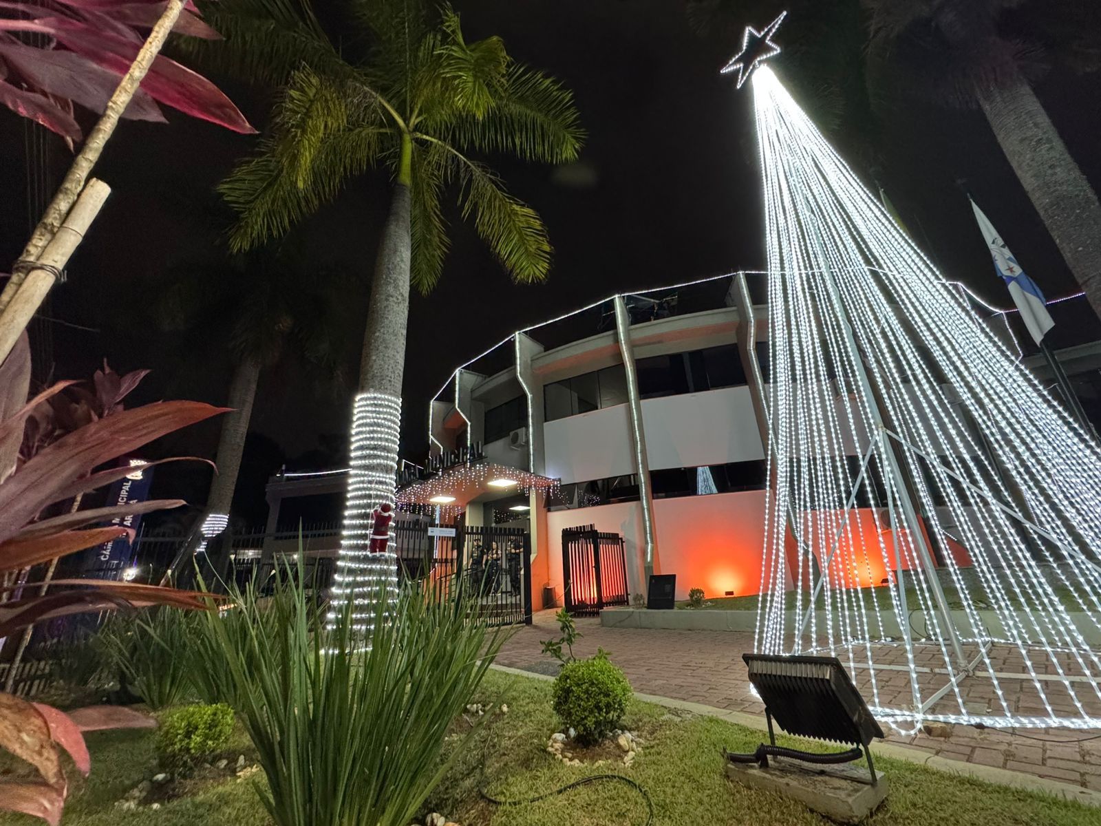 ACENDER DE LUZES DA CÂMARA TERÁ PRESENÇA DO PADRE ANTÔNIO MARIA