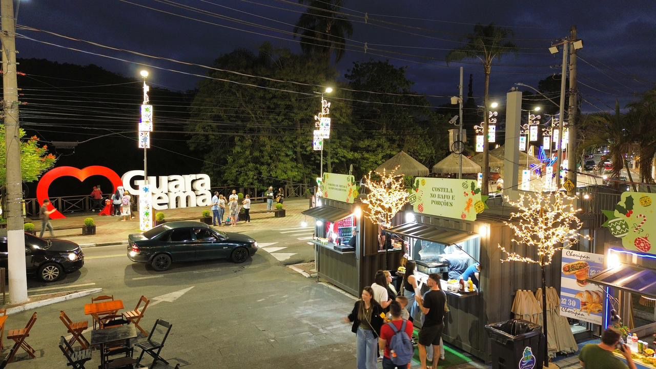 FESTIVAL ENCANTADO DE GUARAREMA ABRE PROGRAMAÇÃO COM MÚSICA, GASTRONOMIA E MUITA DECORAÇÃO NATALINA
