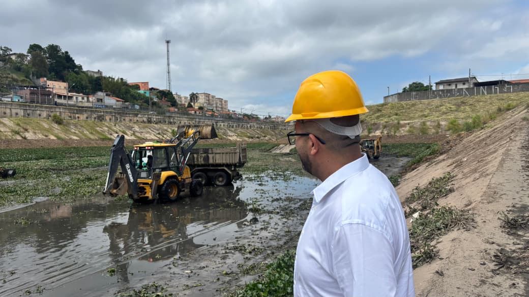 POÁ INICIA LIMPEZA DO PISCINÃO E INTENSIFICA AÇÕES CONTRA CHUVAS DE VERÃO