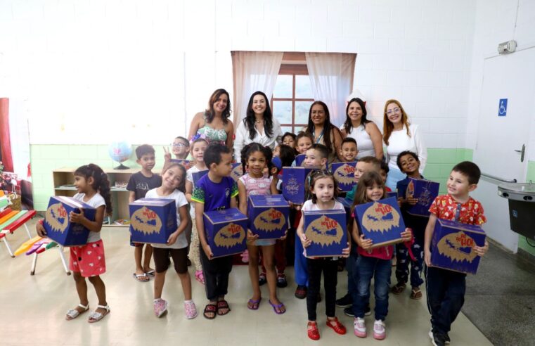 KITS NATALINOS COMEÇAM A SER ENTREGUES EM FERRAZ DE VASCONCELOS