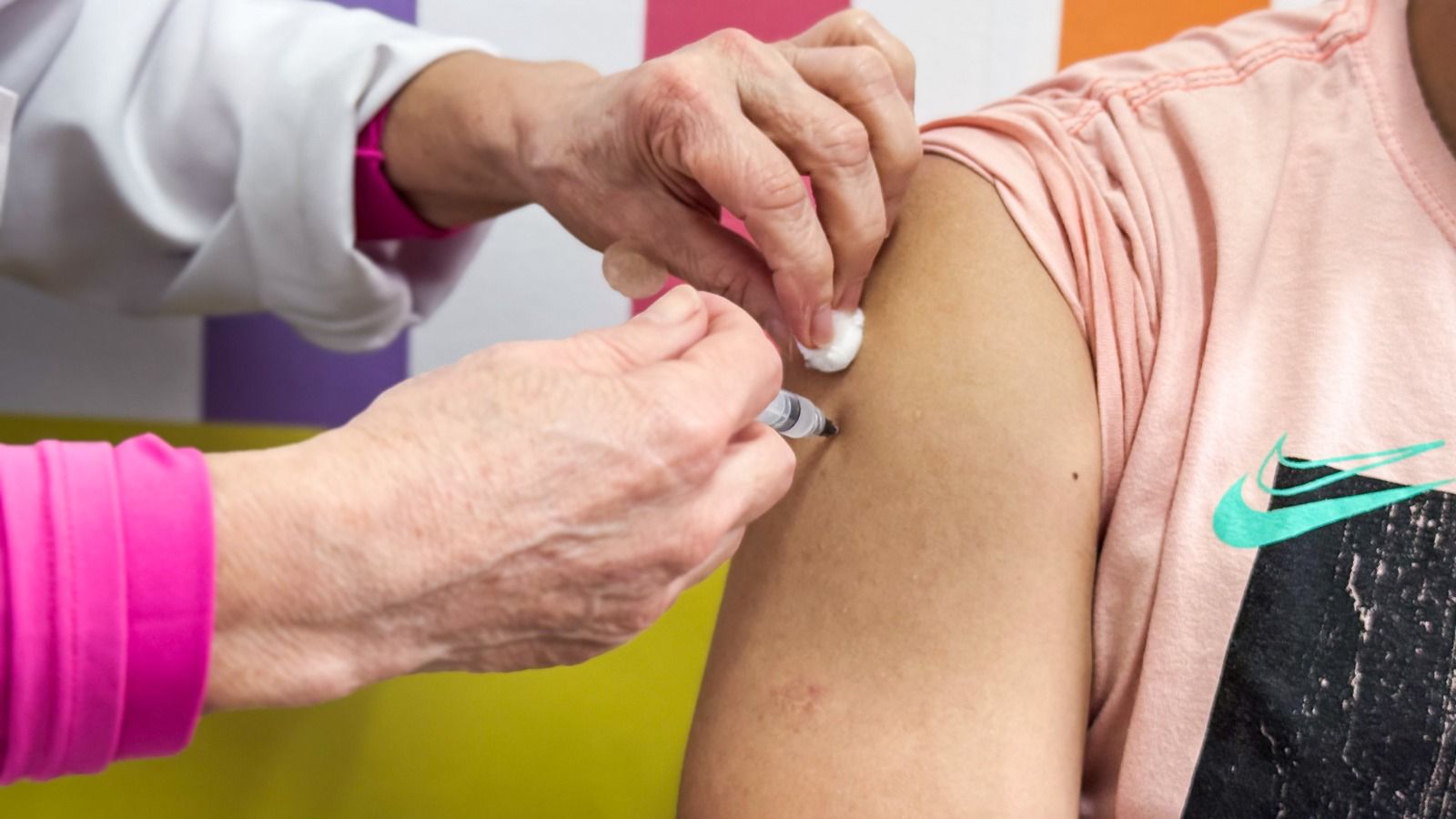 ARUJÁ LIDERA VACINAÇÃO CONTRA A DENGUE NA REGIÃO E SE DESTACA NO ESTADO