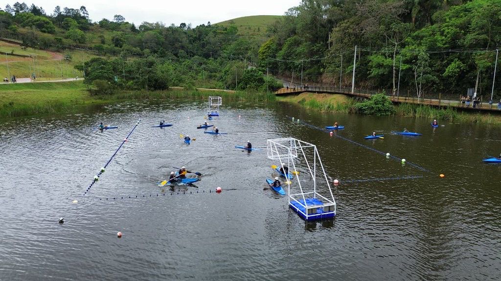 GUARAREMA RECEBE ETAPA DA COPA PAULISTA DE CANOAGEM NO PARQUE DO LAGO