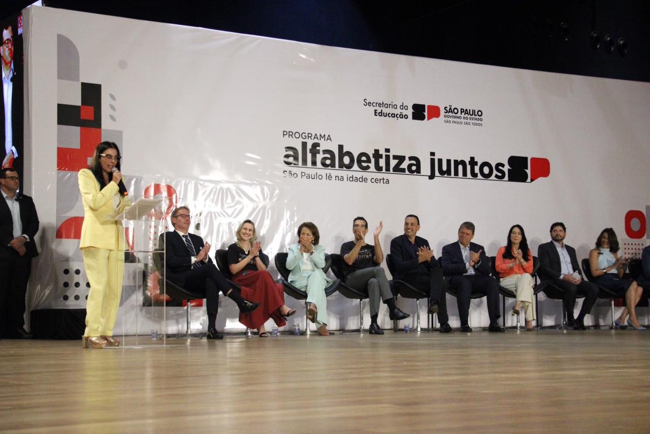 ITAQUAQUECETUBA CONQUISTA PRÊMIO DE EXCELÊNCIA EDUCACIONAL NO ALFABETIZA JUNTOS SP