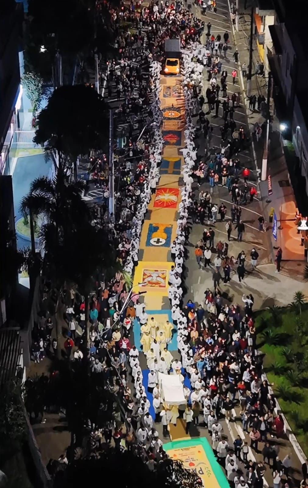 CORPUS CHRISTI REÚNE MAIS DE 20 MIL FIÉIS E RESGATA TRADIÇÃO EM POÁ
