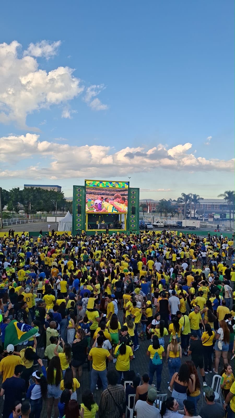 COPA JUNINA POÁ REÚNE 15 MIL PESSOAS E JÁ CONVIDA TORCIDA PARA O PRÓXIMO JOGO DO BRASIL