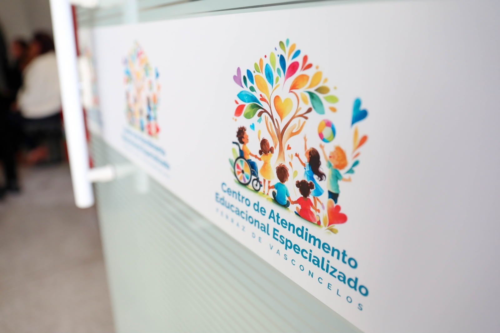 FERRAZ INAUGURA CENTRO DE ATENDIMENTO EDUCACIONAL ESPECIALIZADO