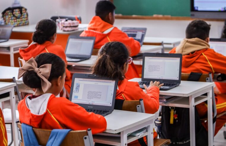 GUARAREMA AMPLIA USO DE TECNOLOGIA NAS ESCOLAS COM NOVOS CHROMEBOOKS