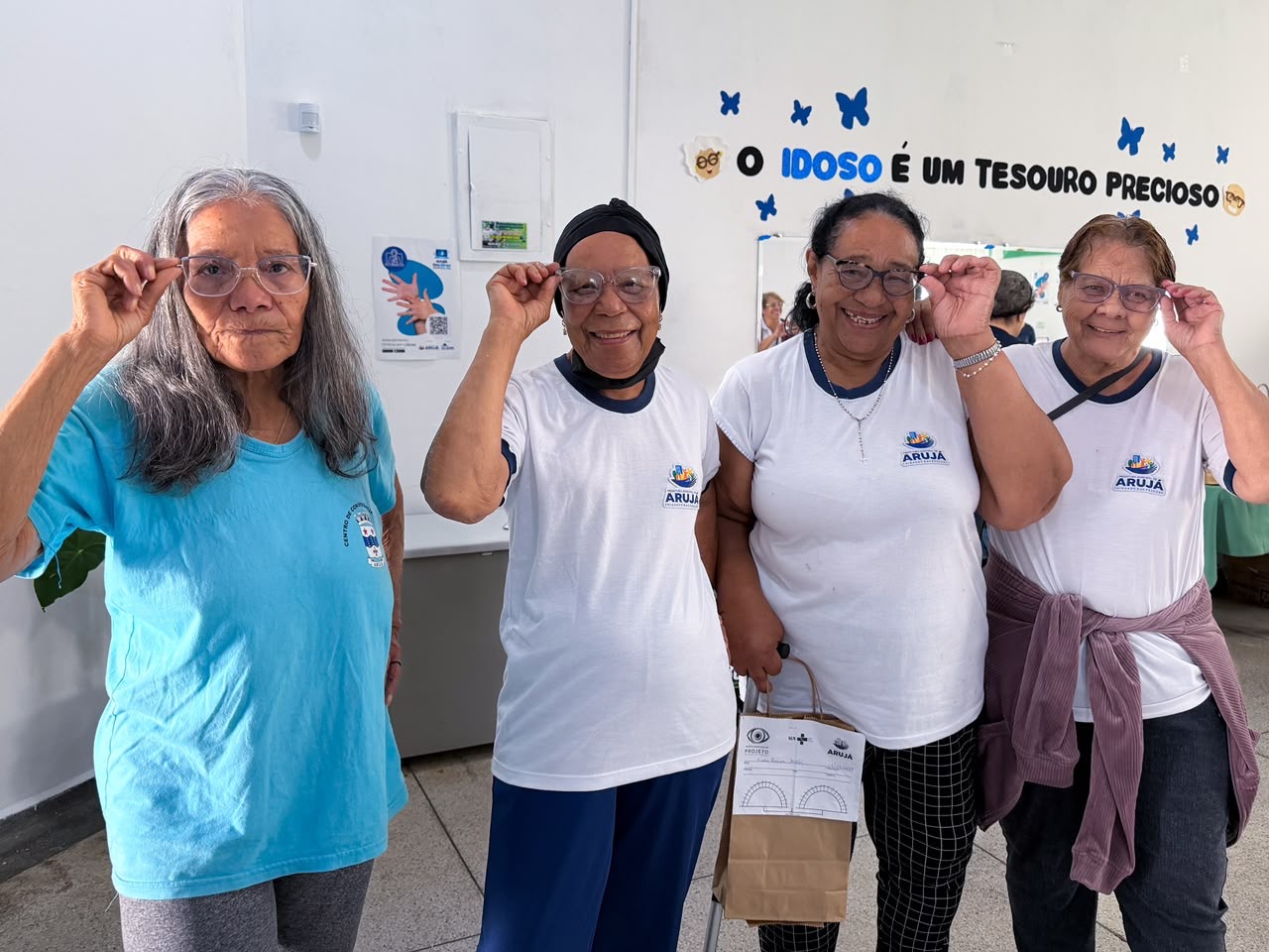 ARUJÁ ENTREGA MAIS DE 230 ÓCULOS GRATUITOS E SEGUE COM AÇÃO