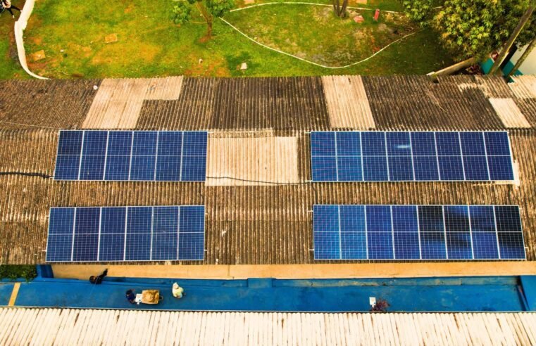 FERRAZ AMPLIA USO DE ENERGIA SOLAR EM EQUIPAMENTOS PÚBLICOS